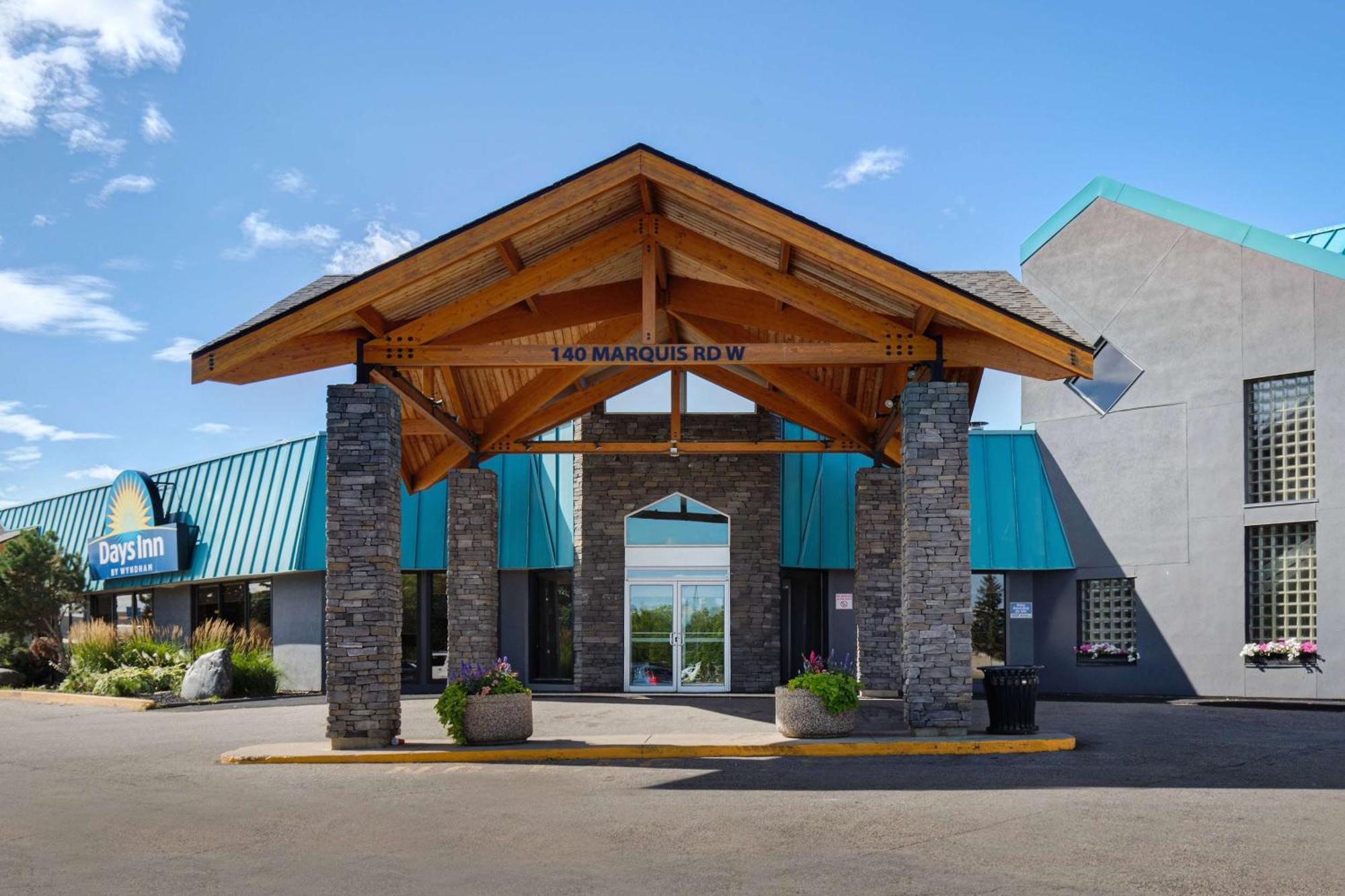 Days Inn & Conference Centre By Wyndham Prince Albert Esterno foto