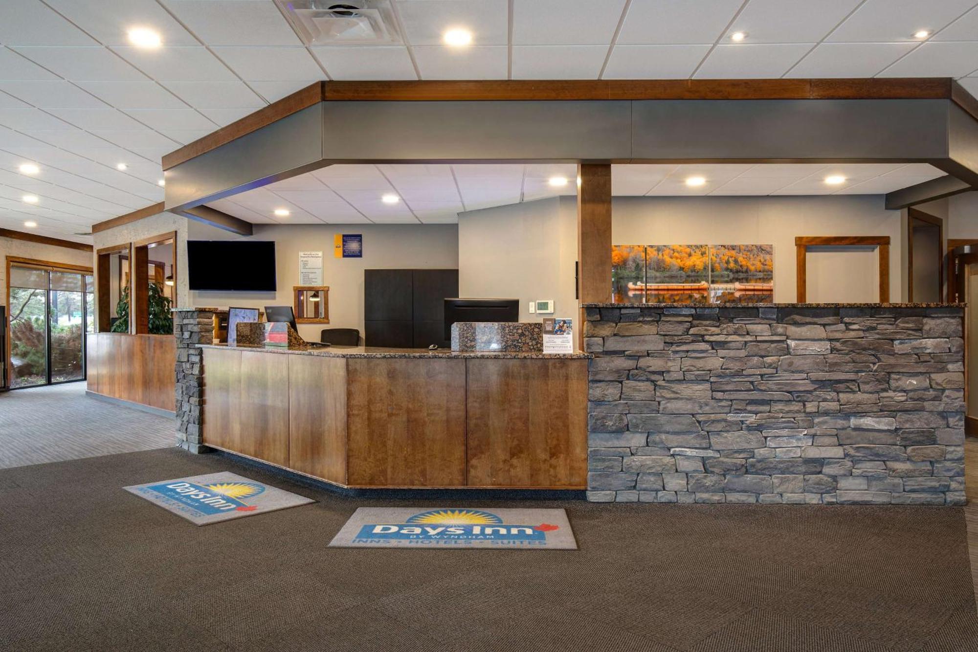 Days Inn & Conference Centre By Wyndham Prince Albert Esterno foto